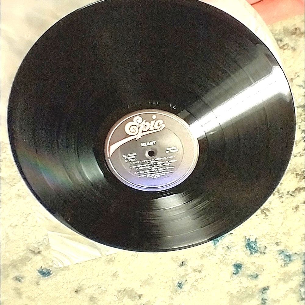 Heart Greatest Hits / Live Vinyl Record LP Album - Picture 4 of 12